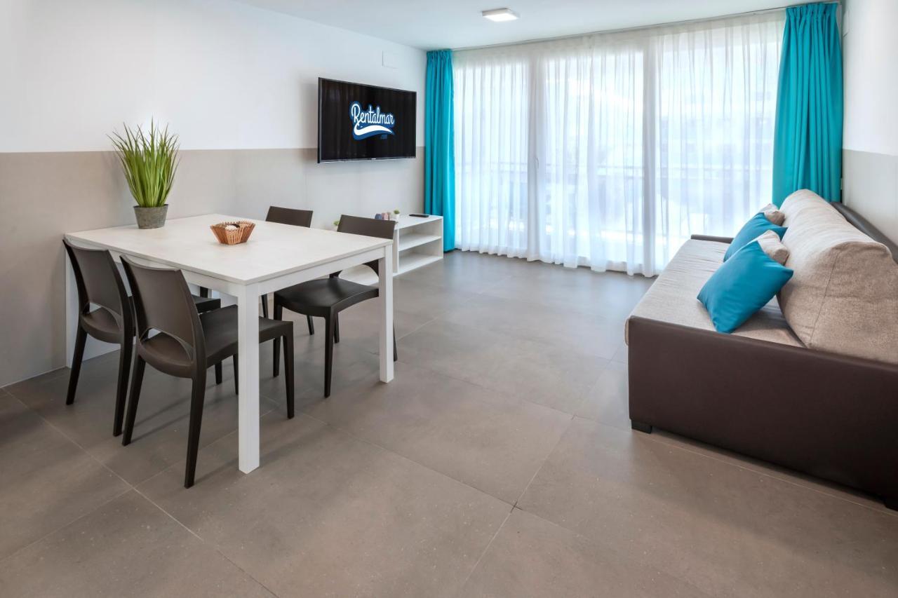 Rentalmar Salou Playa Family Suites Bagian luar foto